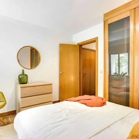 Charming 1 Bed Apt In Anjos Nr Metro *