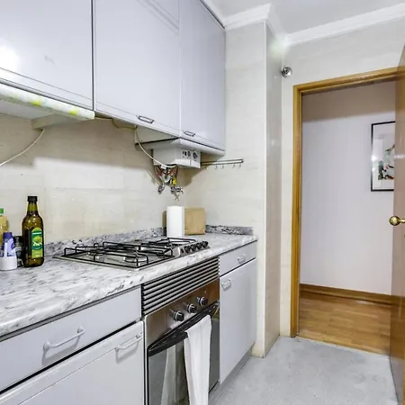 Charming 1 Bed Apt In Anjos Nr Metro Apartment *